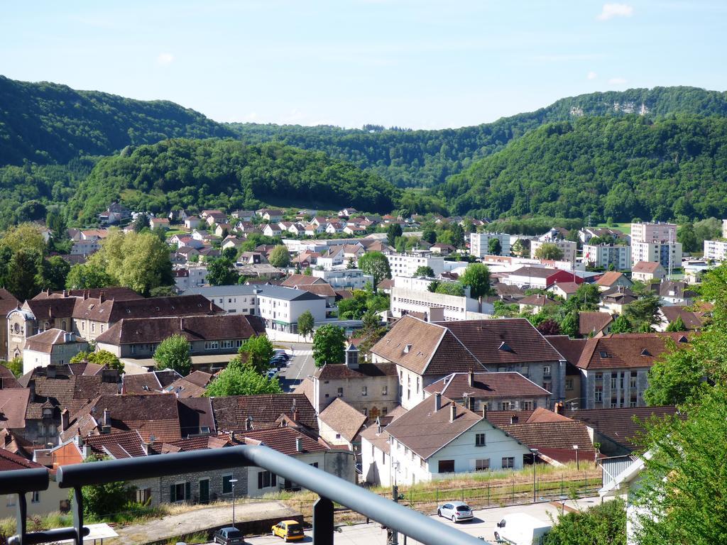 La Colline Aux Yeux Doubs Acomodação com café da manhã Baume-les-Dames Exterior foto