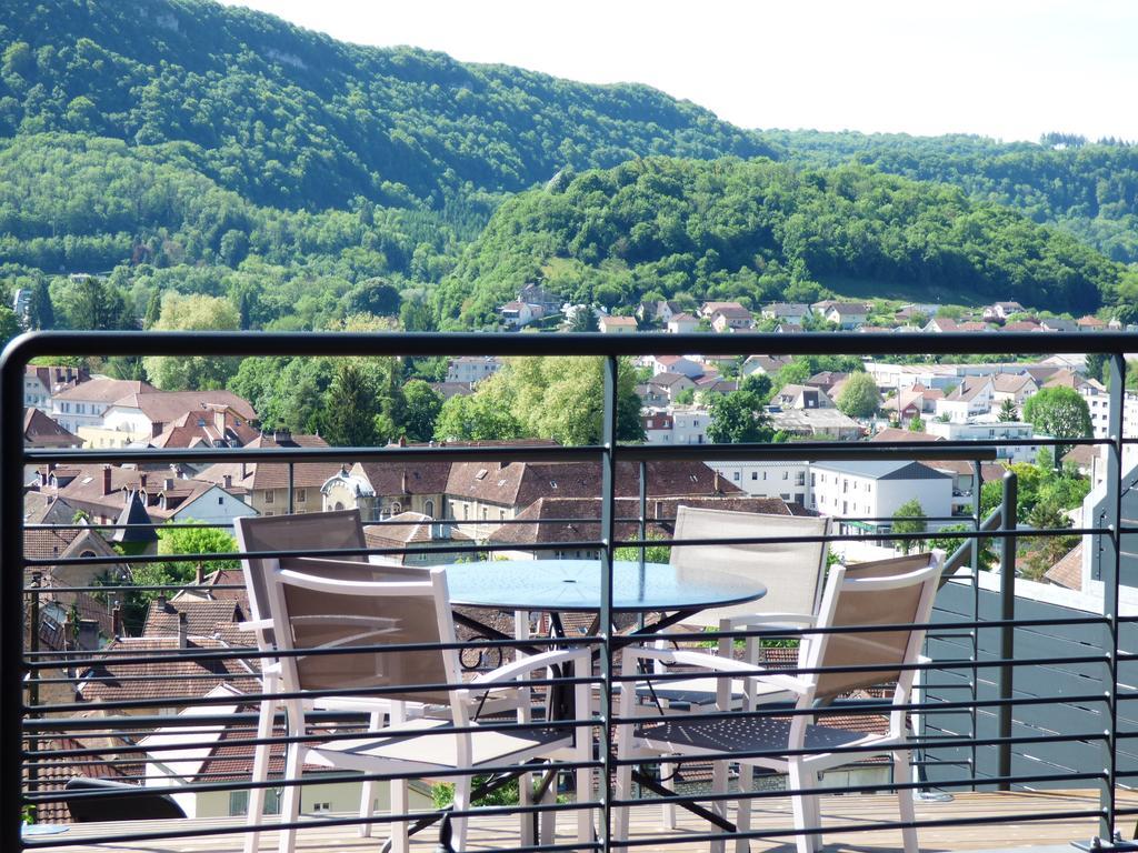 La Colline Aux Yeux Doubs Acomodação com café da manhã Baume-les-Dames Exterior foto