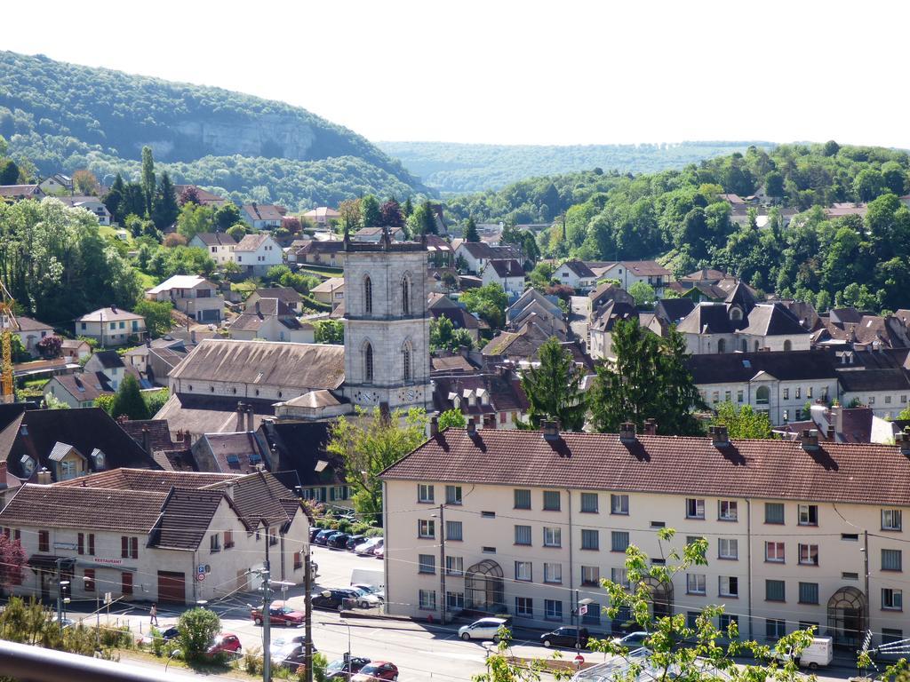 La Colline Aux Yeux Doubs Acomodação com café da manhã Baume-les-Dames Exterior foto
