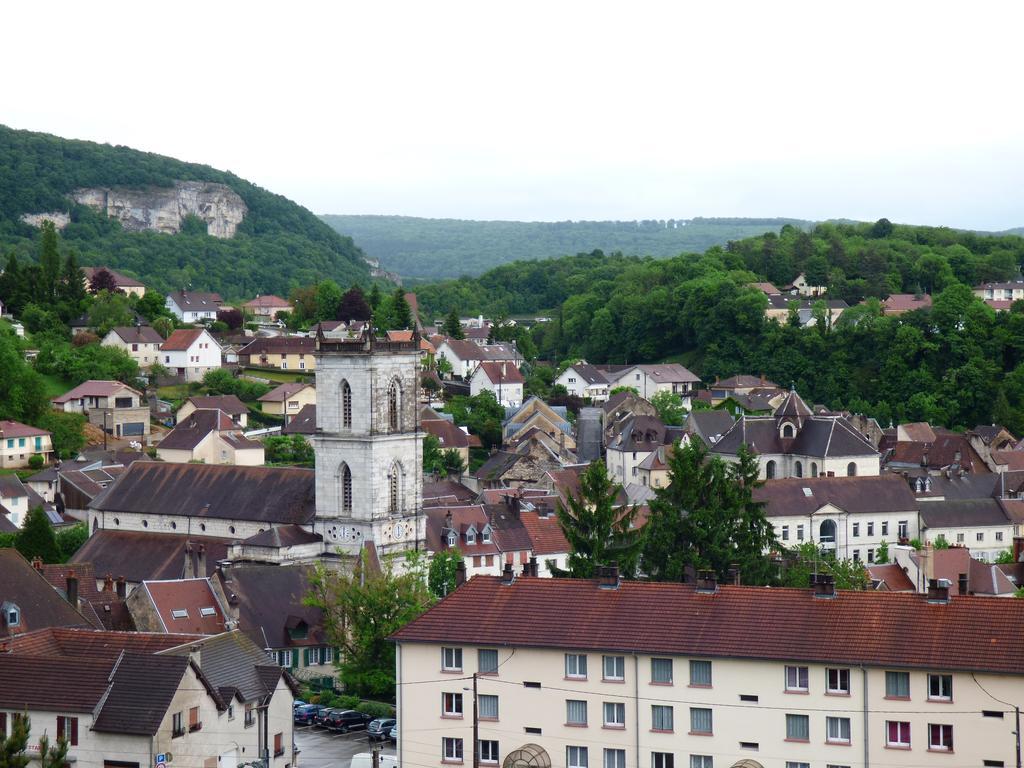 La Colline Aux Yeux Doubs Acomodação com café da manhã Baume-les-Dames Exterior foto